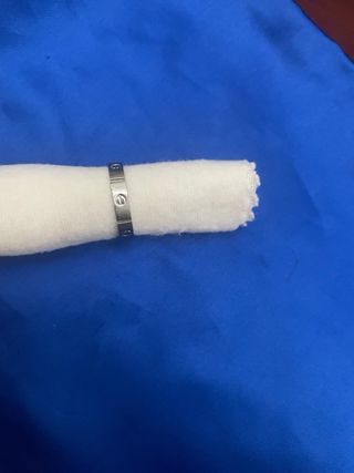 Anillo de acero plateado