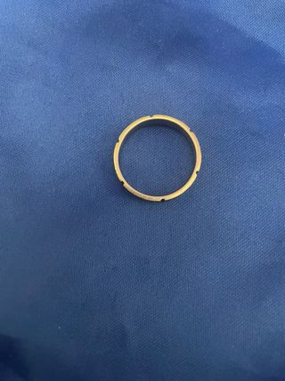 Anillo de acero plateado