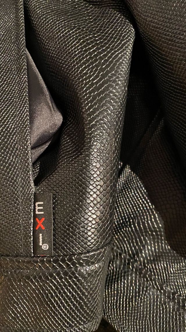 Chaqueta de cuero brillante caballero