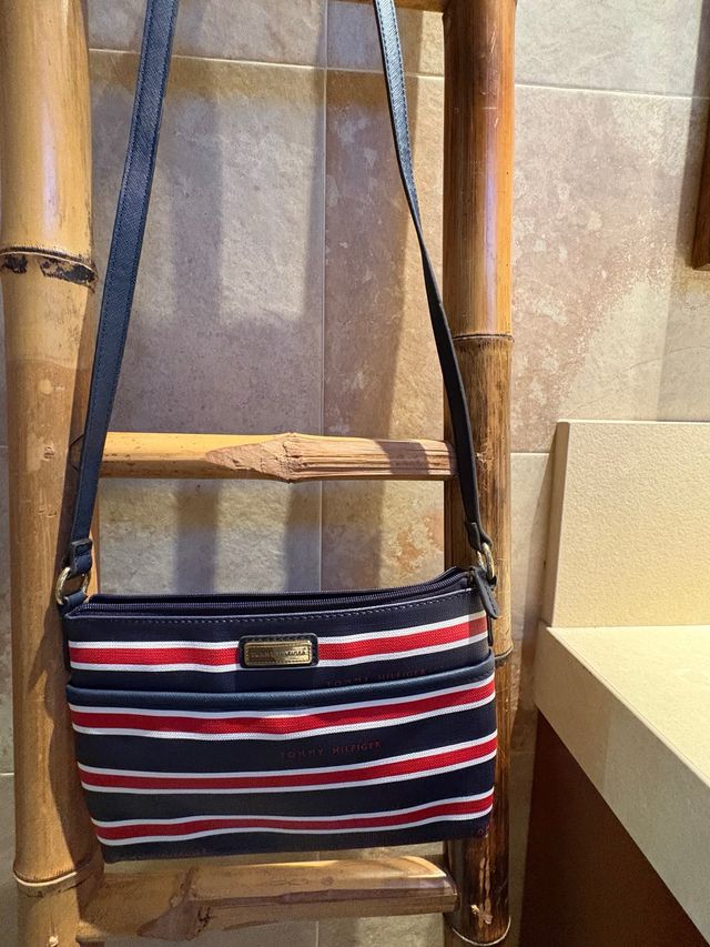 Bolso bandolera Tommy Hilfiger rayas
