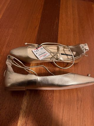 Zapatos planos dorados ZARA NUEVOS