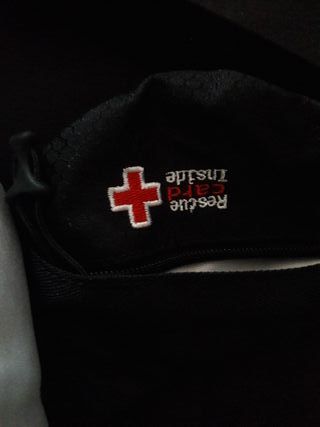 Mochila ciclista Rockrider y guantes