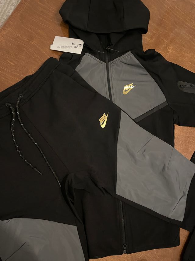 Conjunto Nike Tech Negro Gris