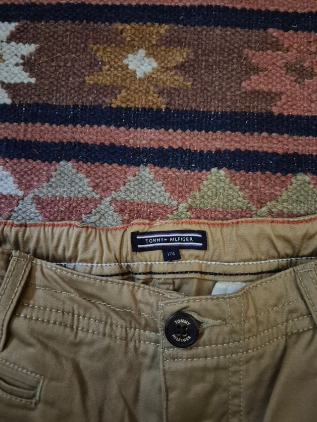 Pantalones Tommy Hilfiger niño Talla 16.