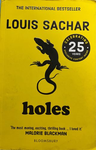 Libro Holes de Louis Sachar (Inglés)