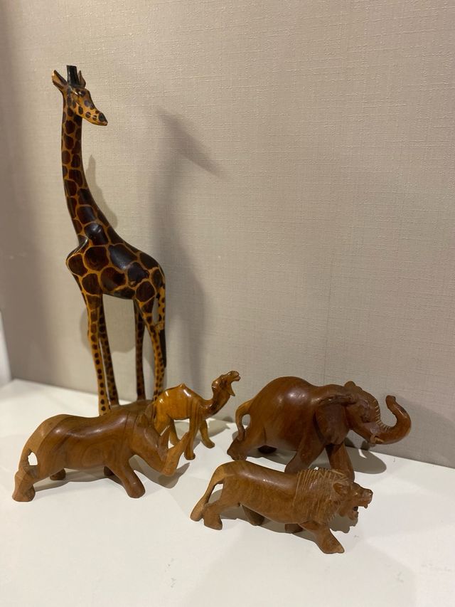 Lote figuras animales madera tallada