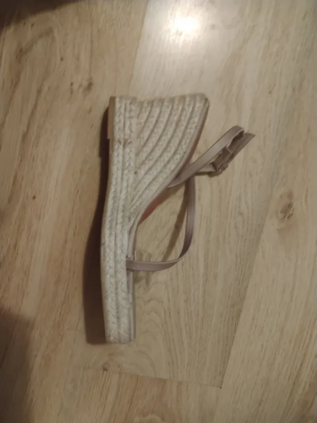 Cuñas Verano Vienty Talla 38 Beige Precio negociab