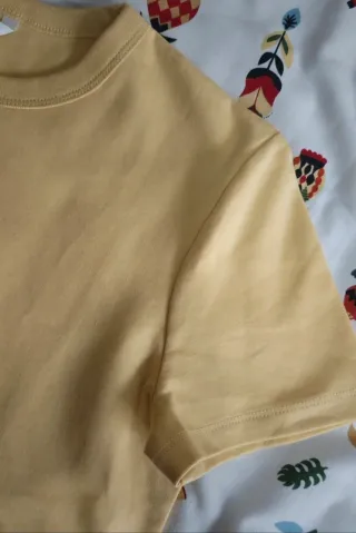 Camiseta algodón amarilla sin usar