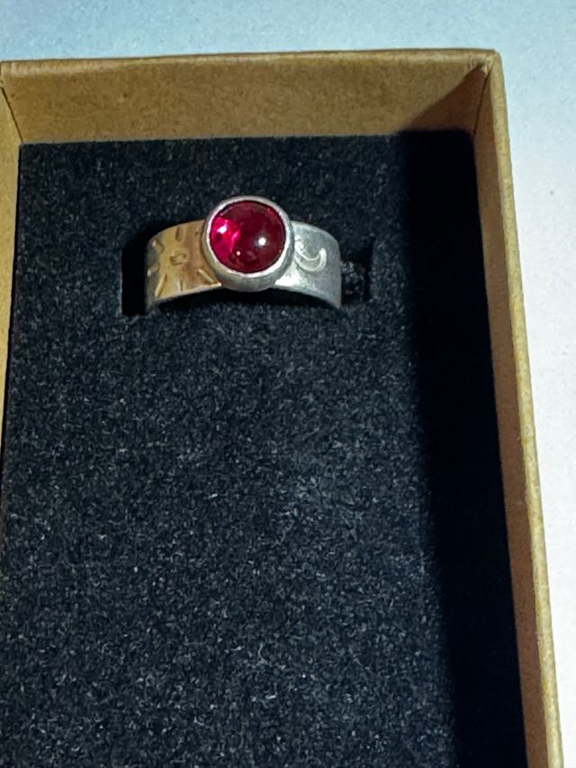 Anello in Argento Fatto a Mano con Pietra Rossa