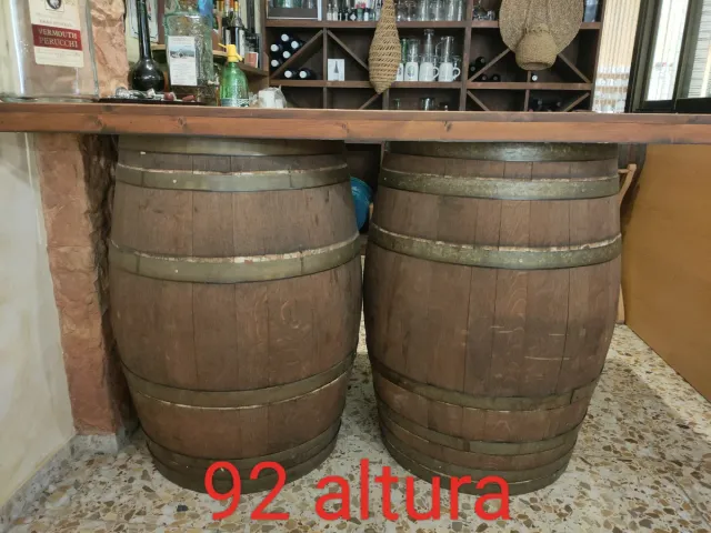 2 Barriles de Vino Decorativos