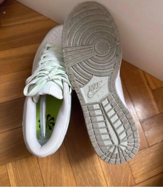 Nike Dunk Low menta y Blanco