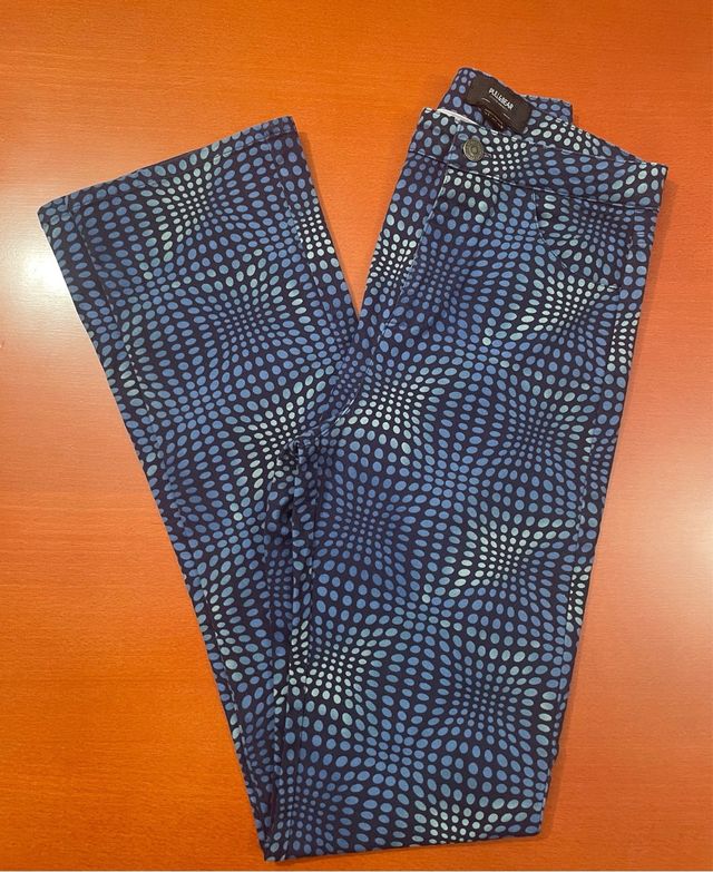 Pantalón elástico tipo vaquero estampado