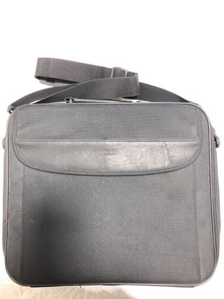 Maletín para ordenador portátil negro. Sin usar.