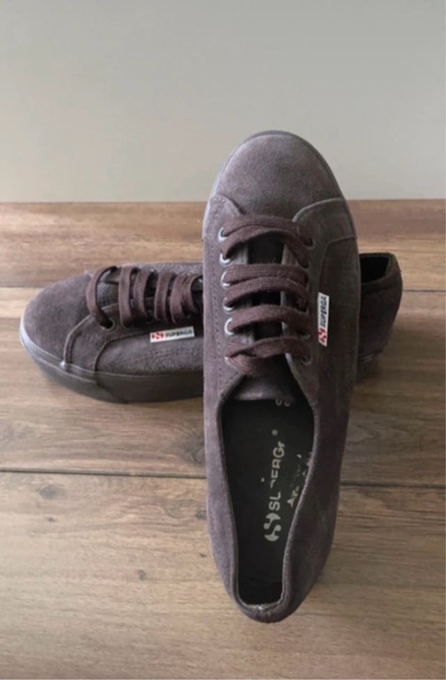 Superga doble suela ante marrón