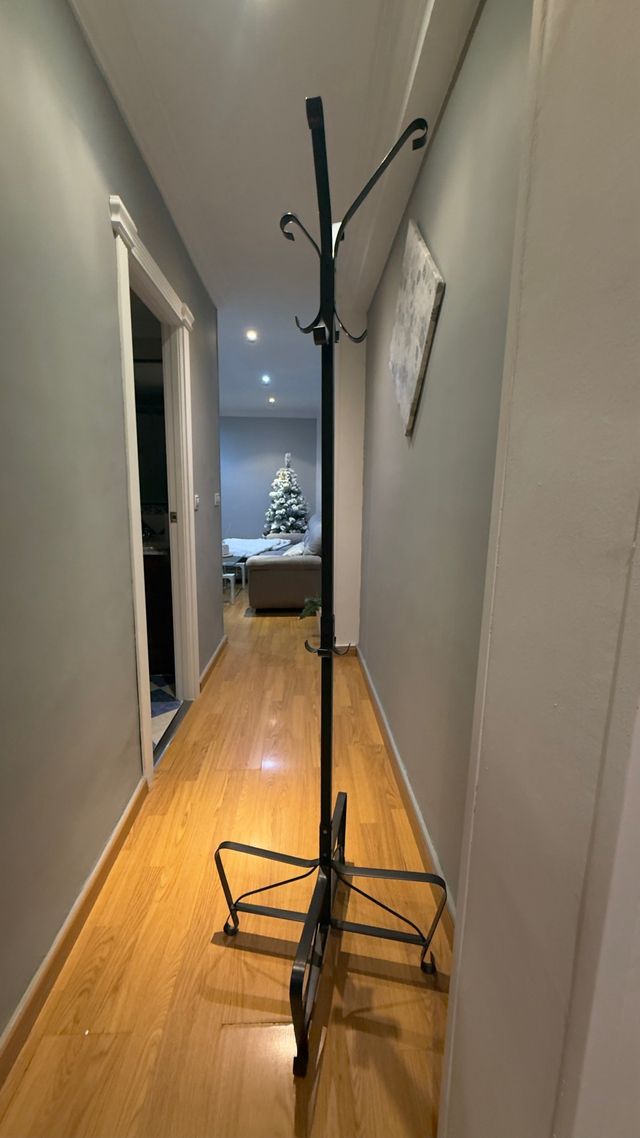 Perchero de hierro negro