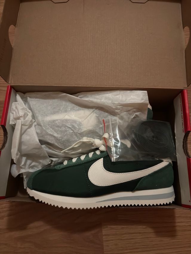 Nike Cortez Mujer Verde y Blanco