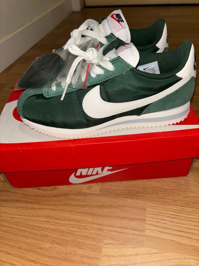 Nike Cortez Mujer Verde y Blanco