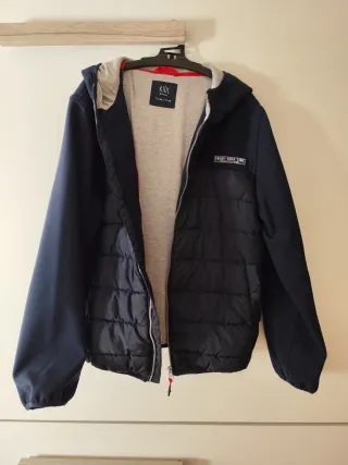 Cazadora azul marino chico Talla 15-16 años, 172cm