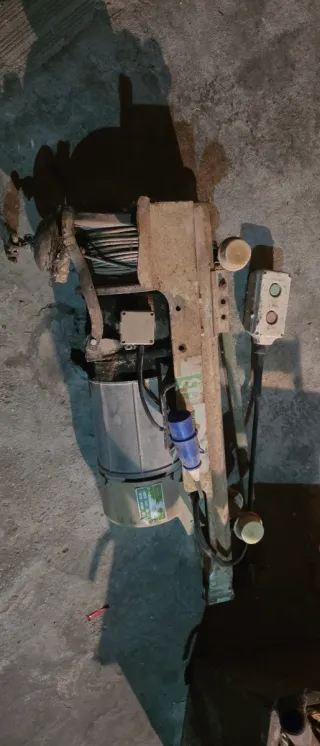 Montacarichi Beta con benna