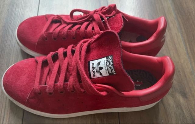 Adidas Stan Smith Rojas edición limitada Rita Ora