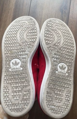 Adidas Stan Smith Rojas edición limitada Rita Ora