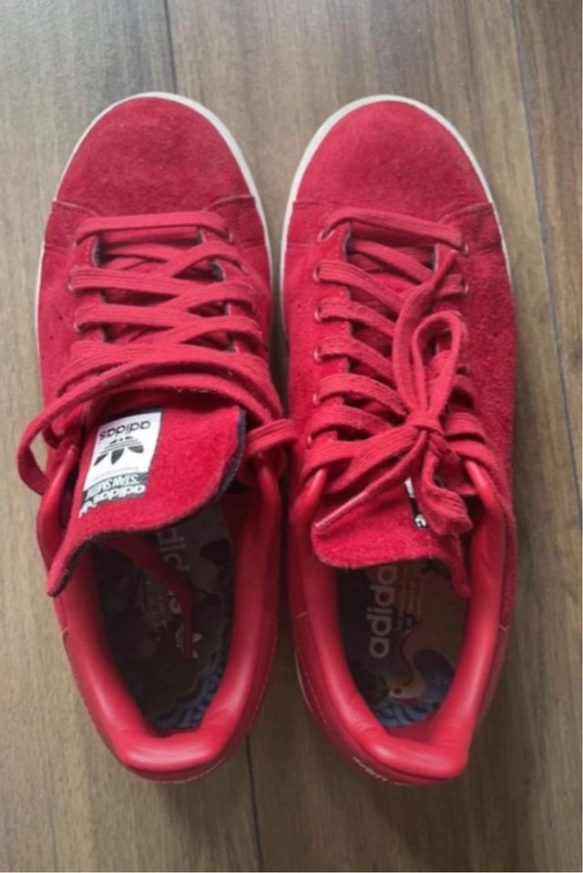 Adidas Stan Smith Rojas edición limitada Rita Ora