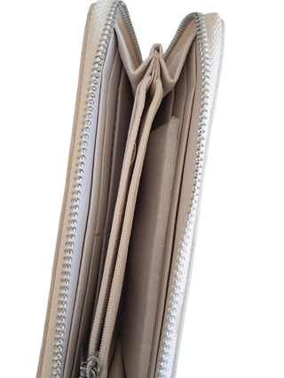 Cartera Mango beige con logo