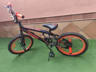 Bicicleta BMX 20 Negra y Naranja