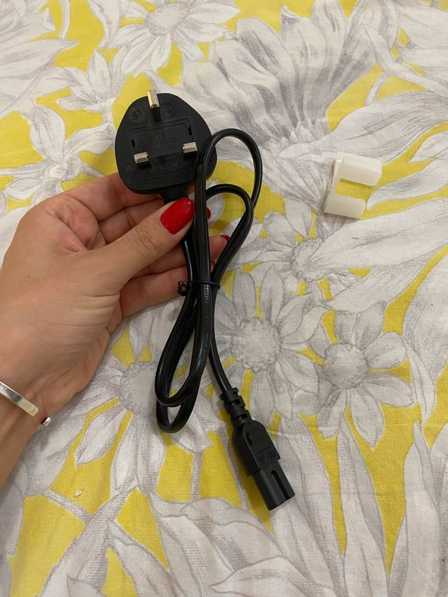 Cable de alimentación UK con conector C5