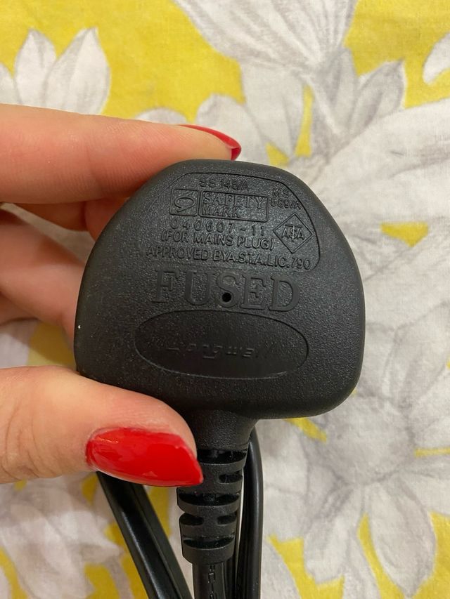 Cable de alimentación UK con conector C5