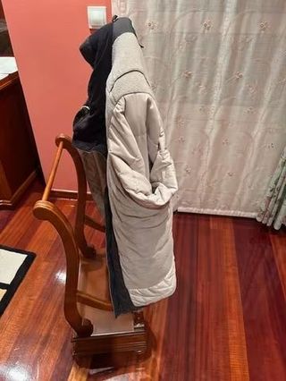 Chaqueta Columbia con capucha que se guarda