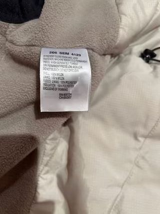 Chaqueta Columbia con capucha que se guarda