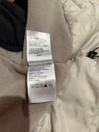 Chaqueta Columbia con capucha que se guarda