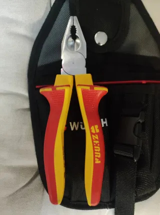 Alicates y destornilladores Wurth con bolso