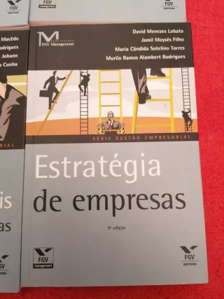 Set 8 libri economia e finanza in portoghese