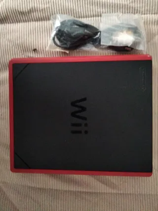 Nintendo Wii Mini Roja + Wii Sports Resort