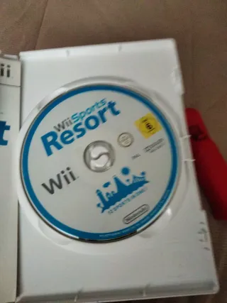 Nintendo Wii Mini Roja + Wii Sports Resort