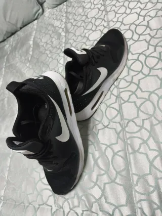 Zapatillas Nike Air Max Negras y Blancas