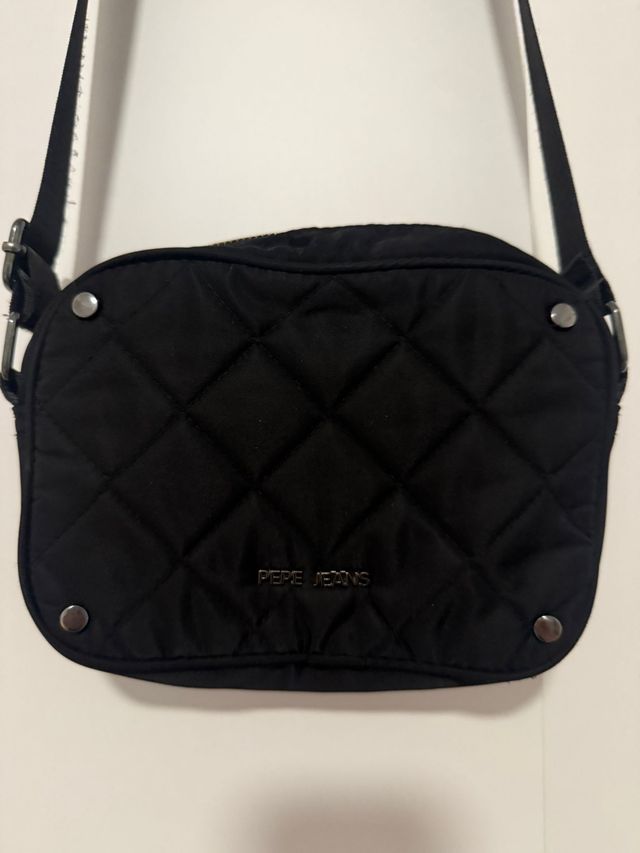 Bolso bandolera acolchado negro