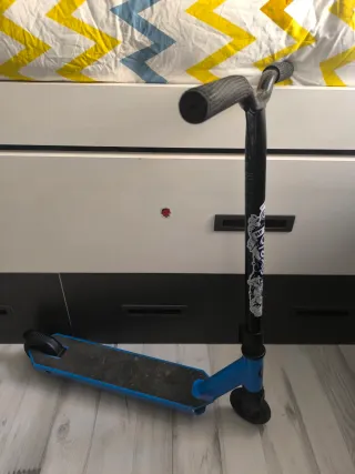 Patinete scooter azul