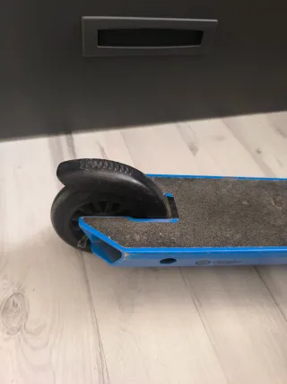 Patinete scooter azul