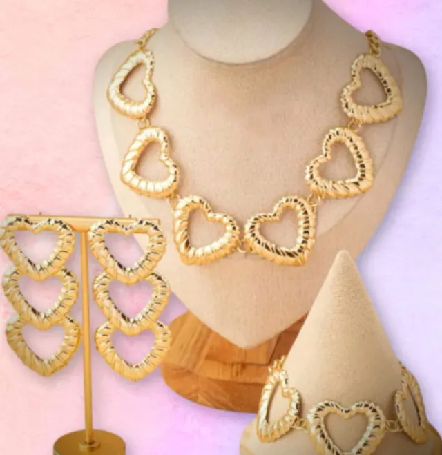 Conjunto bisutería corazón dorado