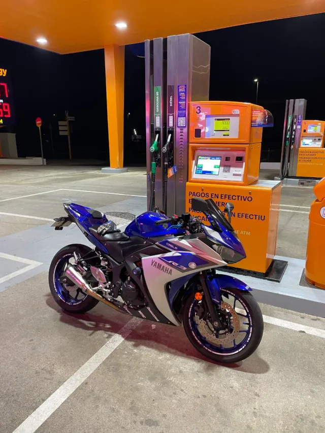Yamaha R3