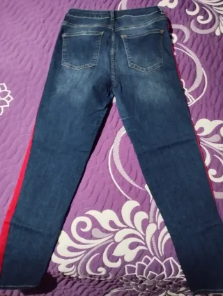 Pantalón vaquero Formula Joven con raya lateral