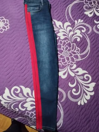 Pantalón vaquero Formula Joven con raya lateral