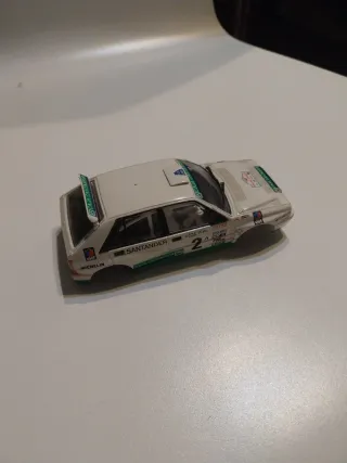 Scalextric Lancia Caja Cantabria