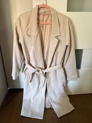 Cappotto beige con cintura