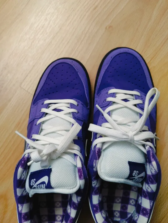 Zapatillas Nike Moradas y Blancas