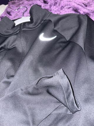 Sudadera deportiva Nike negra