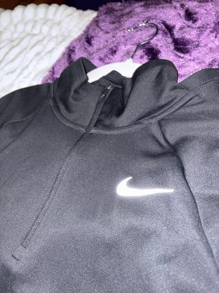 Sudadera deportiva Nike negra